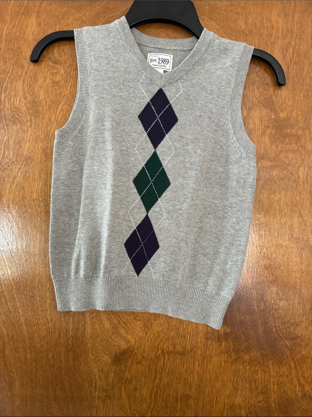 Place Gray Sleeveless Argyle Sweater Vest with Navy and Green Diamonds Size 5/6